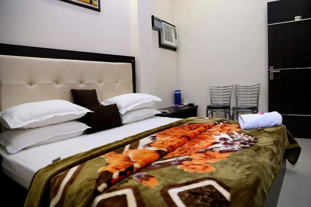 Hotel White Tulip Amritsar Exterior photo