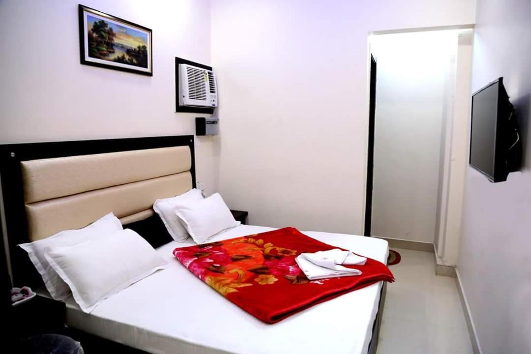 Hotel White Tulip Amritsar Exterior photo