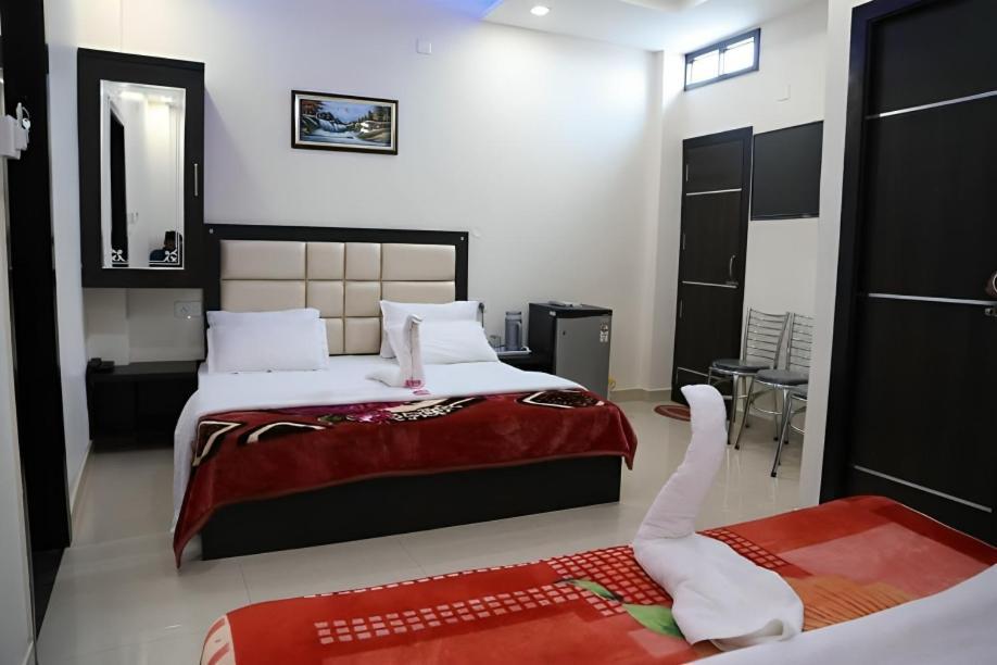 Hotel White Tulip Amritsar Exterior photo